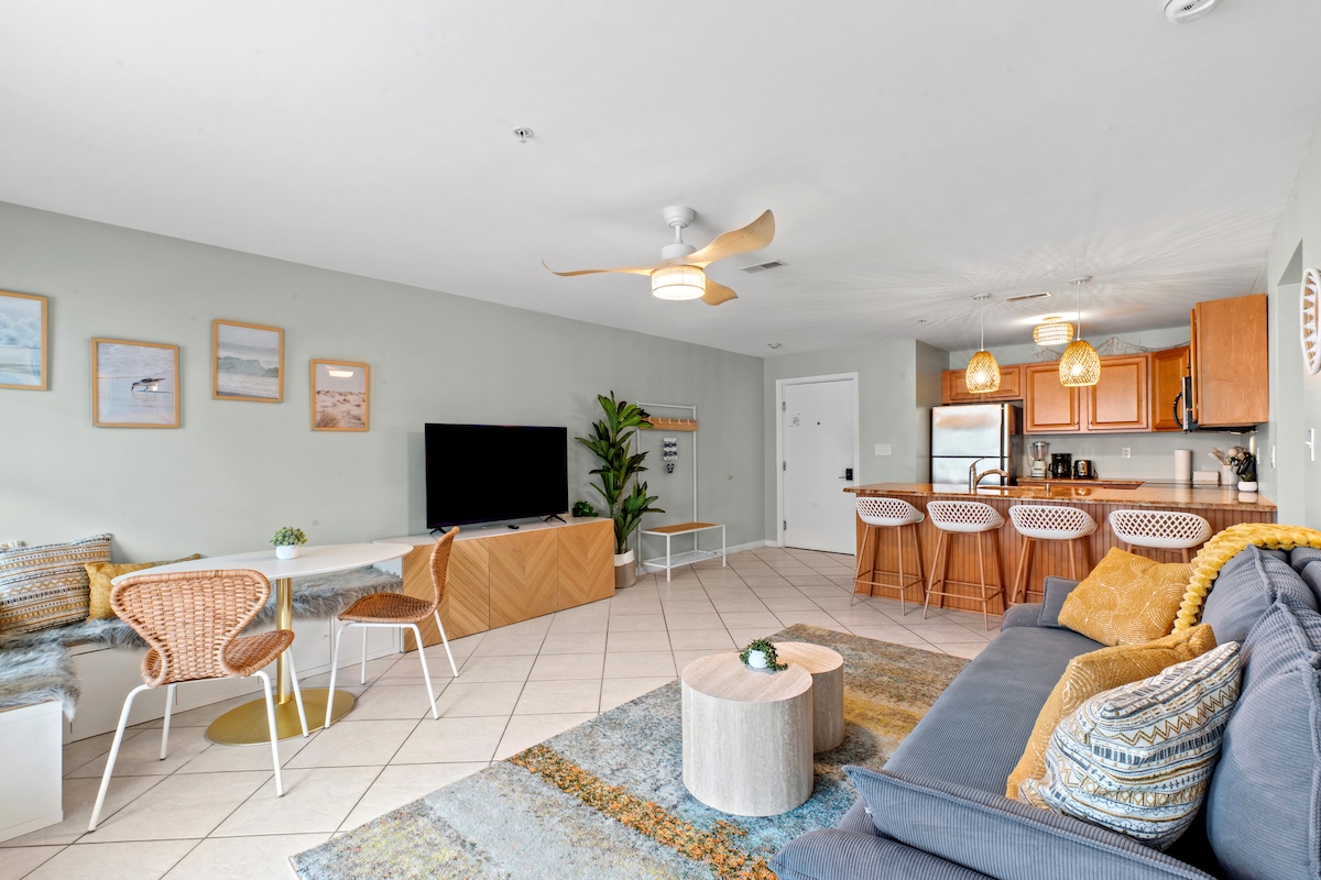 Oceanview patio apartment in North Wildwood with parking and pool